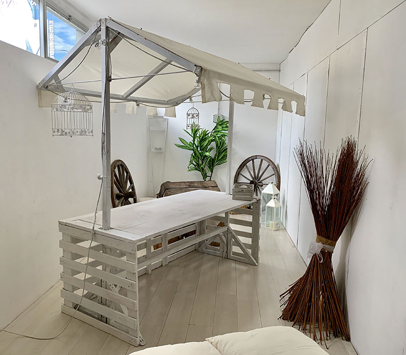 Noleggio bancarelle in legno Plus